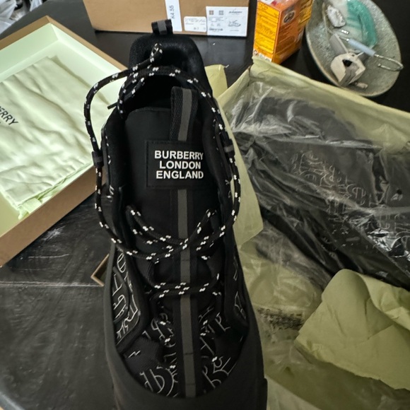 Burberry Arthur M story blk IP PRINT 47 uk 13 US 14 NEW! Authentic $980 - Picture 8 of 8